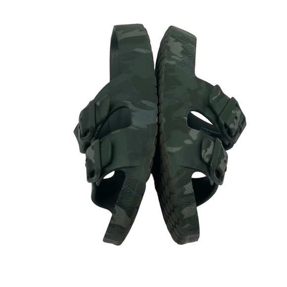 Cat & Jack Green Camouflage Slip-On Waterproof Sandals Size 13 Toddler - Picture 6 of 9